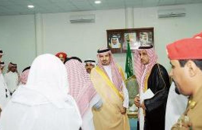 أمير الجوف يستقبل موظفي الإمارة والمواطنين المهنئين بالعيد