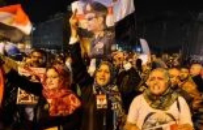 بالفيديو| مواطنون في التحرير: جايين نقول للسيسي "انزل وخلصنا"