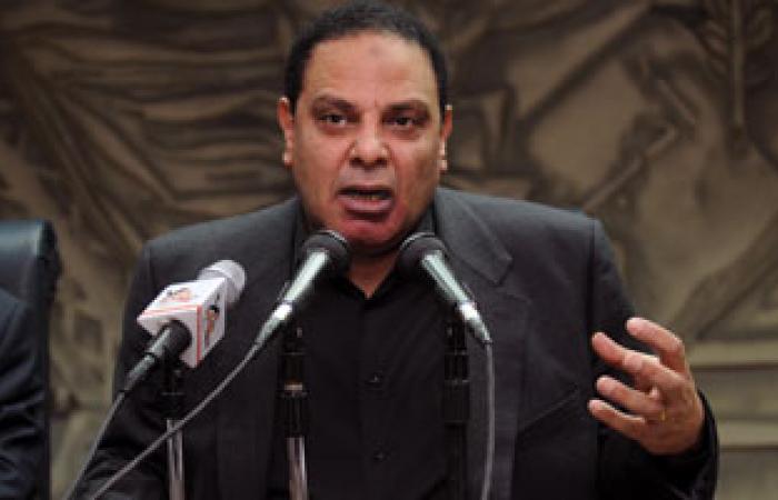 علاء الأسوانى يطالب مرشحى الرئاسة بالكشف عن مصادر التمويل