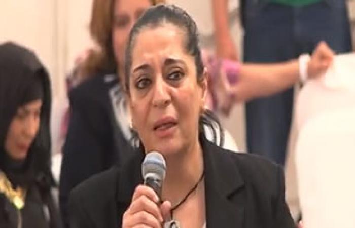 بالفيديو.. سيدة لـ"السيسى": "أنا ابنى مات ومش طالبة منك غير الأمان"