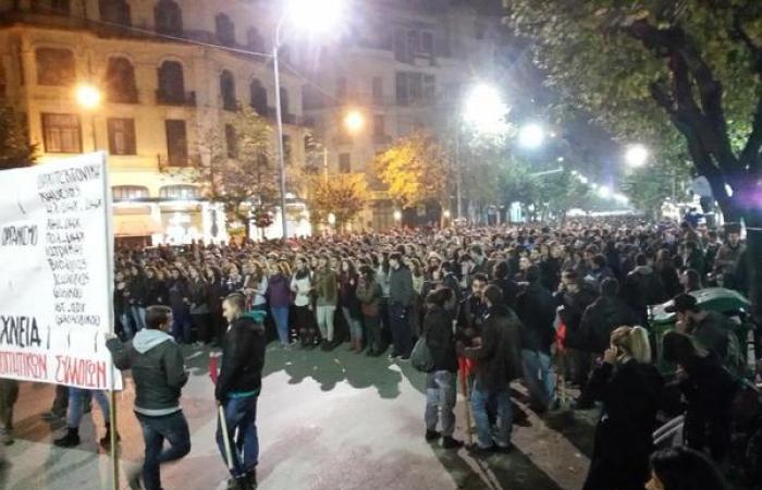 بالصور.. اشتباكات في اليونان بين طلاب والشرطة في ذكرى «17 نوفمبر»