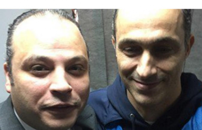 صورة متداولة لأول «سيلفي» لمبارك مع ضابط جيش بعد البراءة