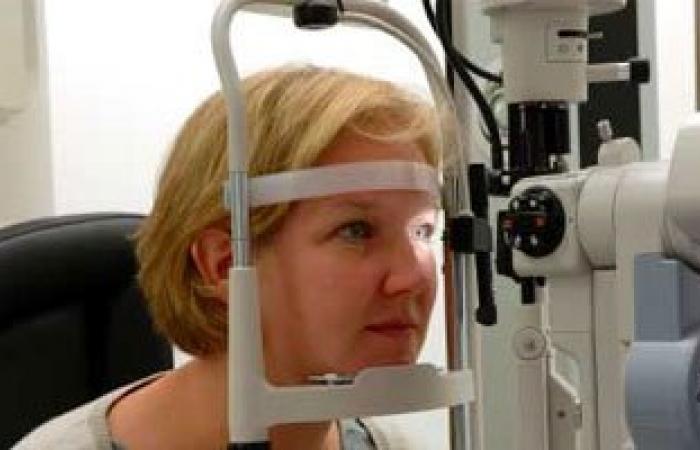 أستاذ جراحة عيون: التهاب الشبكية السكرى يؤدى إلى تغيرات فى قوة الإبصار