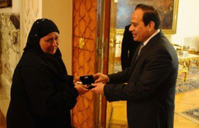 أخبار مصر العاجلة.. الرئيس يمنح الأمهات المثاليات وسام الكمال و50ألف جنيه