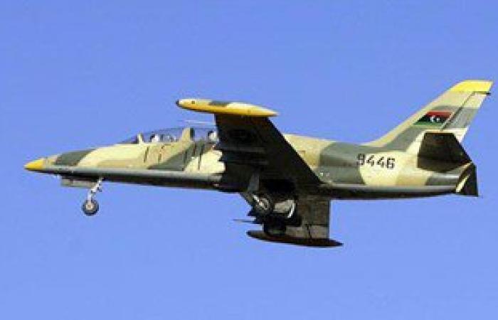 طائرة حربية تقصف منطقة ورشفانة غرب العاصمة الليبية