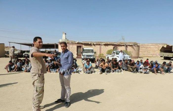 بالصور.. سقوط 2 من المهربين عقب إحباط تسلل 69 شخصا إلى ليبيا عبر سيوة