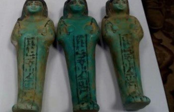 نيابة الزيتون تحجز "نقاش" تم ضبطه وبحوزته تمثالين فرعونيين