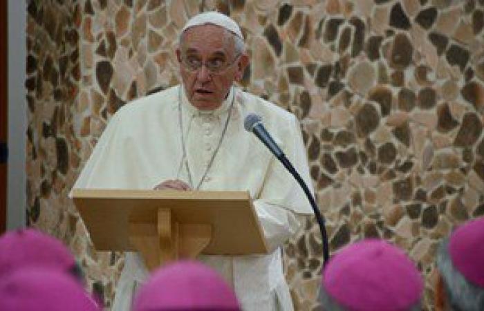 بابا الفاتيكان: ينبغى أن يعالج العالم أزمتى سورية والعراق دون تدخل عسكرى