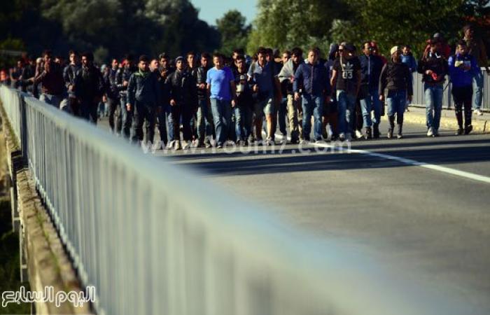 بالصور.. المجر تغلق حدودها مع صربيا وكرواتيا فى مواجهة اللاجئين