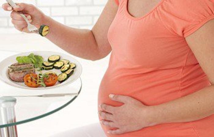 الرجيم خلال الحمل خطر على الصحة ويسبب الضعف العام وتشوهات الجنين