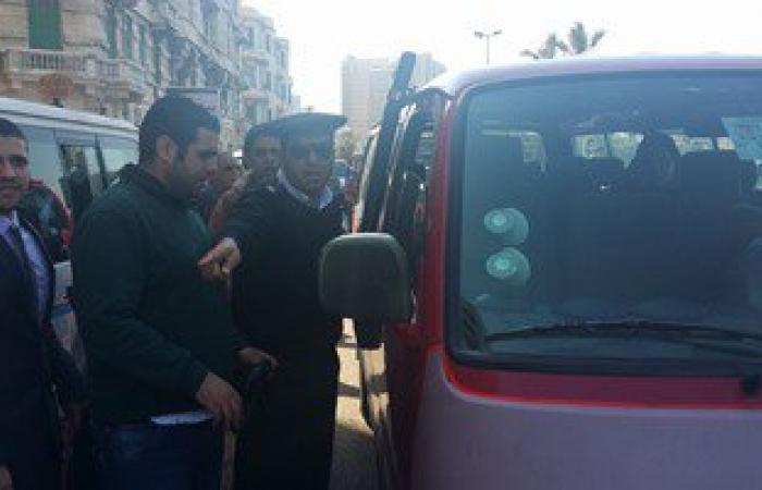 بالصور.. ازدحام بوسط الإسكندرية بسبب إضراب سائقى النقل العام