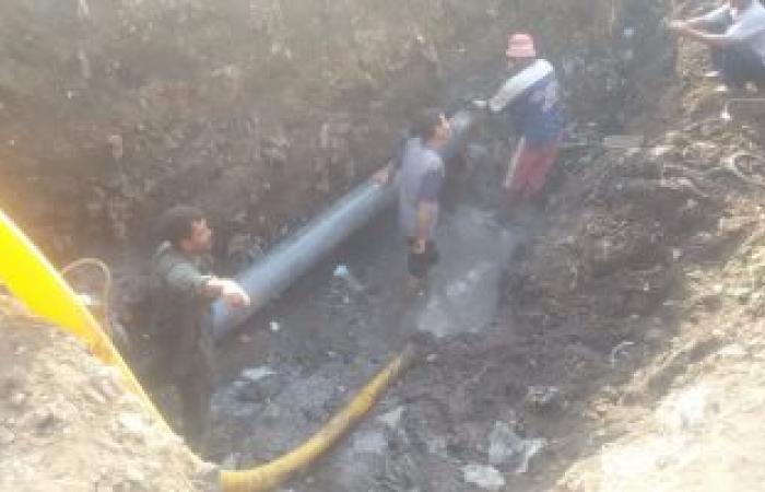 بالصور.. شركة مياه الشرب بالقليوبية تجرى إصلاحات للخط الرئيسى بقليوب