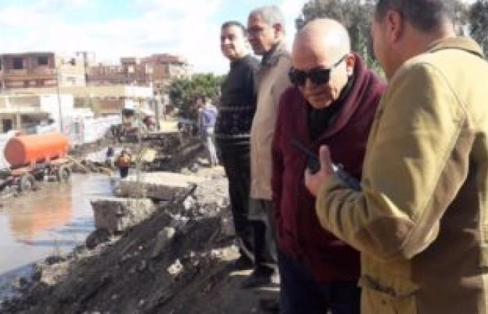 بالصور.. رئيس مدينة السنطة بالغربية يتابع إصلاح خط المياه بقرية مسهلة