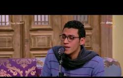السفيرة عزيزة - المطرب " أحمد مصطفي " يقدم أغنية كلمات صديقه الشاعر " خلف جابر "