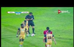 إبراهيم نورالدين "حكم المباراة" يوجه البطاقة الحمراء لـ أحمد بحبح لاعب الداخلية في الدقيقة 55