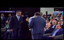 الرئيس السيسي يقطع حديثة ليصافح والدة ( الراحل عبد الوهاب يسري ) - منتدى شباب العالم