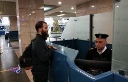 مصر ترحل ألمانيا داعشيا من مطار القاهرة.. فيديو وصور