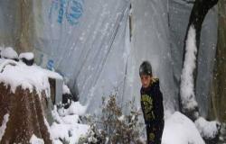 وفاة عشرات الأطفال جراء البرد بمخيم للنازحين السوريين