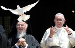 بعد اتفاقية التسامح... البابا فرنسيس يبدأ قداسا تاريخيا في الإمارات بحضور الآلاف
