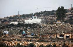 إسرائيل تستأنف عملية دعم الجدار الفاصل مع الحدود اللبنانية بالحديد