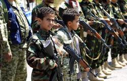التحالف العربي يسلم الحكومة اليمنية 7 أطفال أسروا في جبهات القتال