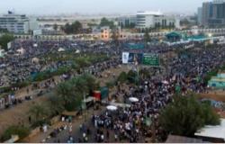 رويترز: محتجون سودانيون يهاجمون مقرات جهاز الأمن والمخابرات الوطنى شرقى البلاد