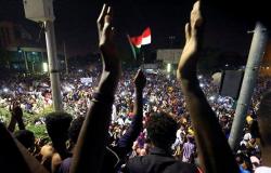 تجمع المهنيين السوداني يدعو لكسر حظر التجول