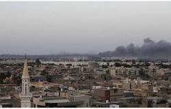 طائرات حربية تستهدف منزلا لمدنيين في ضواحي طرابلس