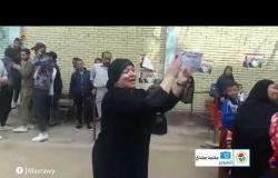 الاستفتاء| سيدة تغني من أمام لجنة انتخابية "يا محمد قول لحنا.. مصر هتبقى جنة"