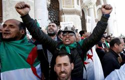 ارحل يا سارق... وزير جزائري مقرب من بوتفليقة يتعرض للضرب من قبل متظاهرين (فيديو)