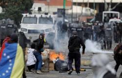 القصة الكاملة لأحداث" فنزويلا" .. تجدد الاشتباكات في شوارع العاصمة.. وترامب يؤكد الوقوف بجانب الشعب