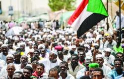 استقالة أحد أعضاء المجلس الانتقالي الحاكم في السودان