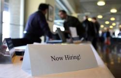طلبات إعانة البطالة الأمريكية تتراجع لأدنى مستوى بـ5 أسابيع