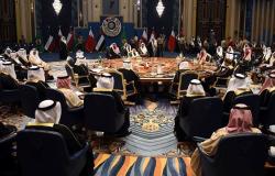 إعلام: رئيس وزراء قطر يحضر القمة الخليجية في السعودية