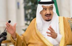 صور..لحظات استقبال العاهل السعودي لرئيس الوزراء القطري