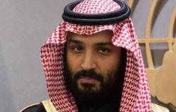 لم ينظر فى وجهه... كيف صافح ولى العهد السعودى رئيس الوزراء القطرى.. فيديو