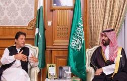 ولي العهد السعودي يبحث القضايا المشتركة مع رئيس حكومة باكستان