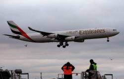 رئيس طيران الإمارات يدعو لإعادة "بوينغ 737" للخدمة