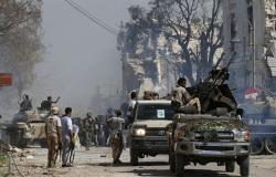 إصابة 18 شخصا في تفجير سياريتن ملغومتين بدرنة الليبية