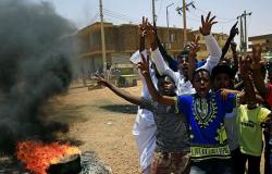 مظاهرات في الخرطوم والشرطة تطلق الغاز المسيل للدموع