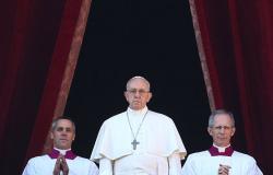 البابا فرانسيس يدعو للسلام والحوار في السودان