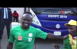 تعليق عماد متعب و عبد الظاهر السقا على لقطات ماني مع المشجع السنغالي الشهير