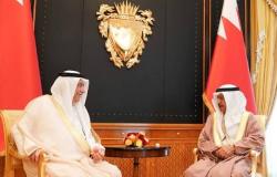 رئيس وزراء البحرين: السعودية هي السند والعمود الفقري للاستقرار بالمنطقة