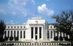 الاحتياطي الفيدرالي يخفض معدل الفائدة لأول مرة منذ الأزمة العالمية