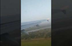 شاهد.. لحظة اصطدام طائرة ركاب روسية منكوبة بالطيور أثناء إقلاعها