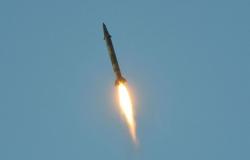 "أنصار الله" تطلق صاروخا باليستيا على عرض عسكري في محافظة مأرب