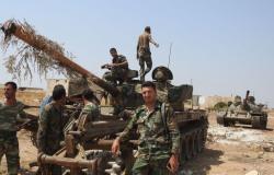 الجيش السوري يشرف ناريا على الطريق الدولي بين خان شيخون ومعرة النعمان