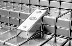 سعر الفضة يرتفع عند التسوية لأعلى مستوى في عامين