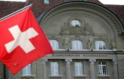 احتياطي النقد الأجنبي لدى سويسرا يتراجع بنهاية أغسطس