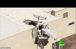 تحطم طائرة خفيفة على سقف بولاية أريزونا
